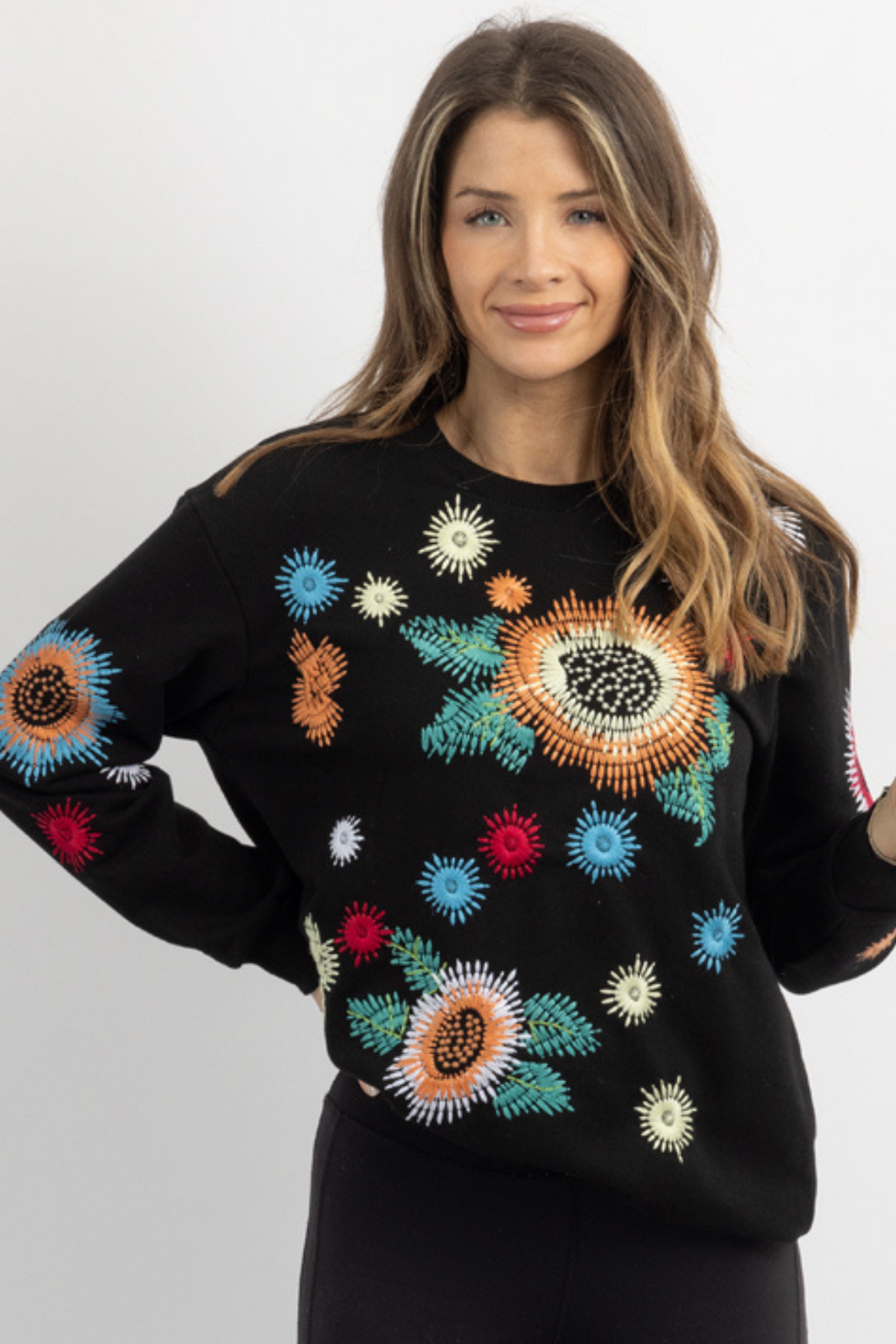 MESILLA EMBROIDERED PULLOVER