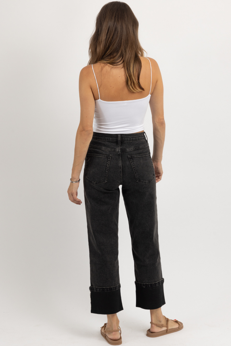 WASHED BLACK CUFFED JEAN