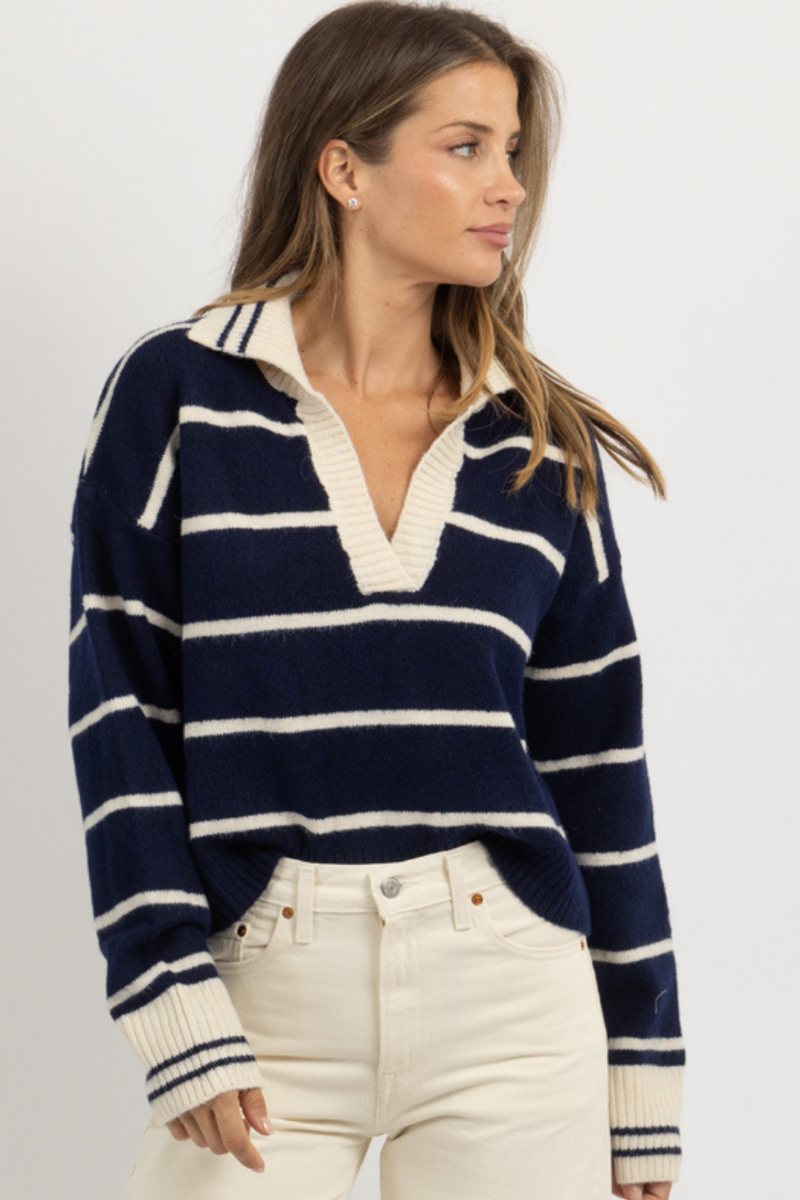 CAPE CONTRAST COLLAR SWEATER