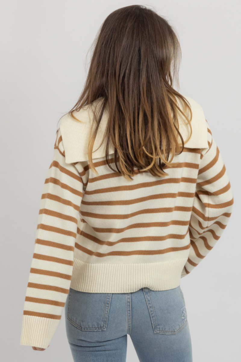 ELEVATE CINNAMON COLLAR SWEATER