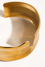 CLYDE HAMMERED GOLD BANGLE