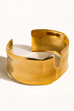 CLYDE HAMMERED GOLD BANGLE