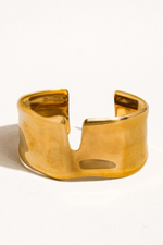 CLYDE HAMMERED GOLD BANGLE