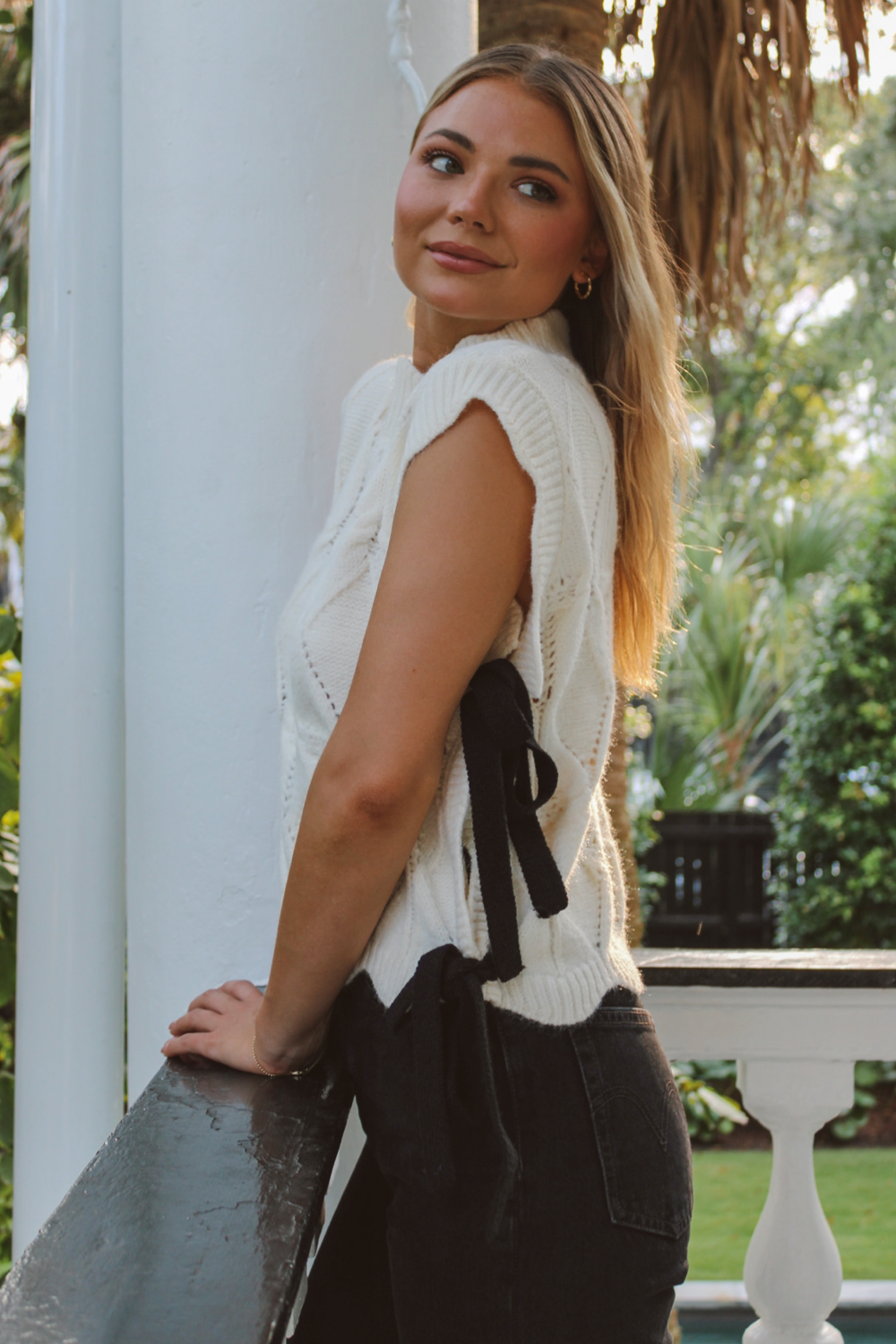 ELIZA SCALLOP + BOW KNIT TOP