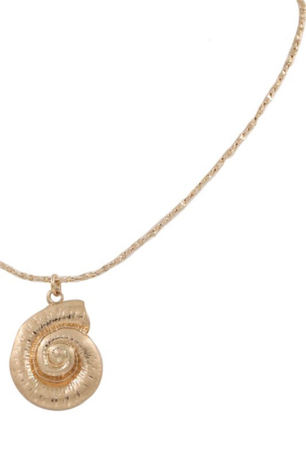 GOLDEN SHELL NECKLACE
