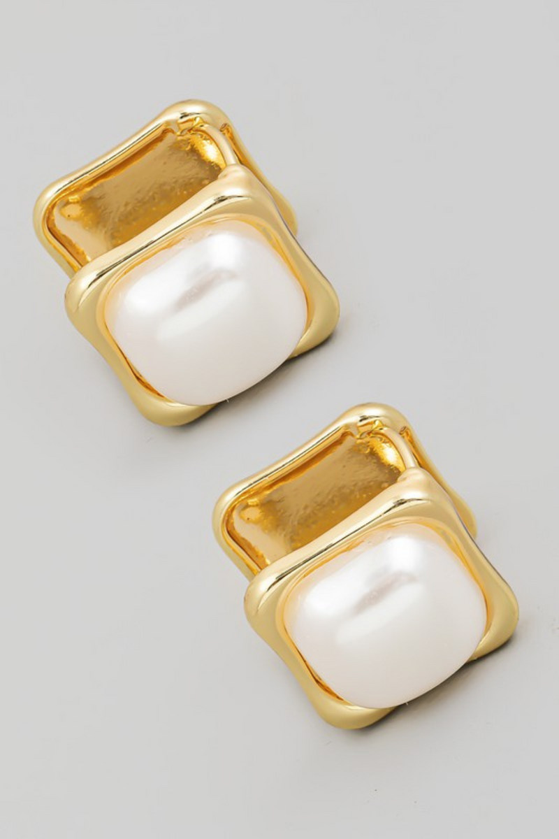 PRINCE PEARL + GOLD STUD EARRING