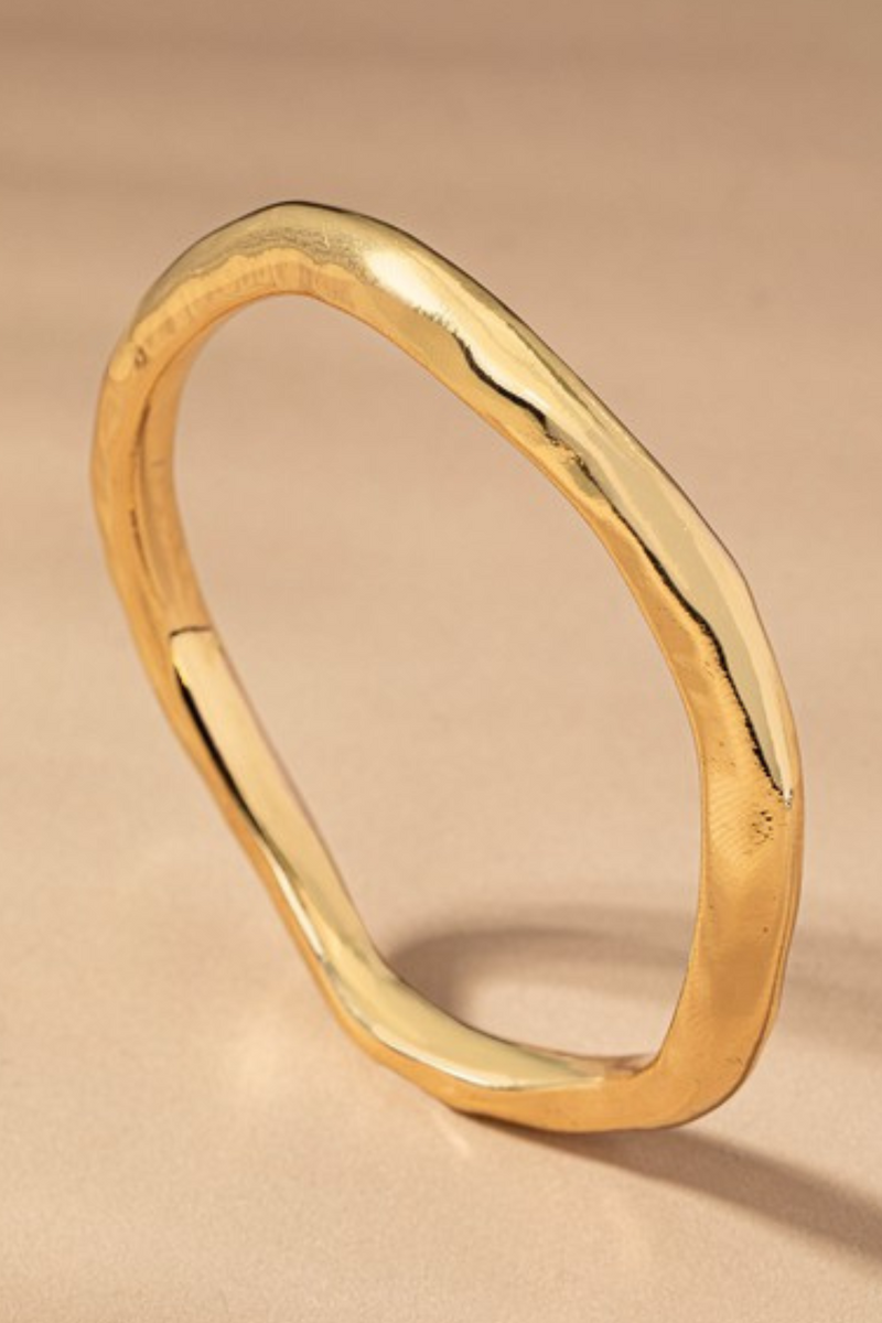 HAMMERED GOLD BANGLE BRACELET