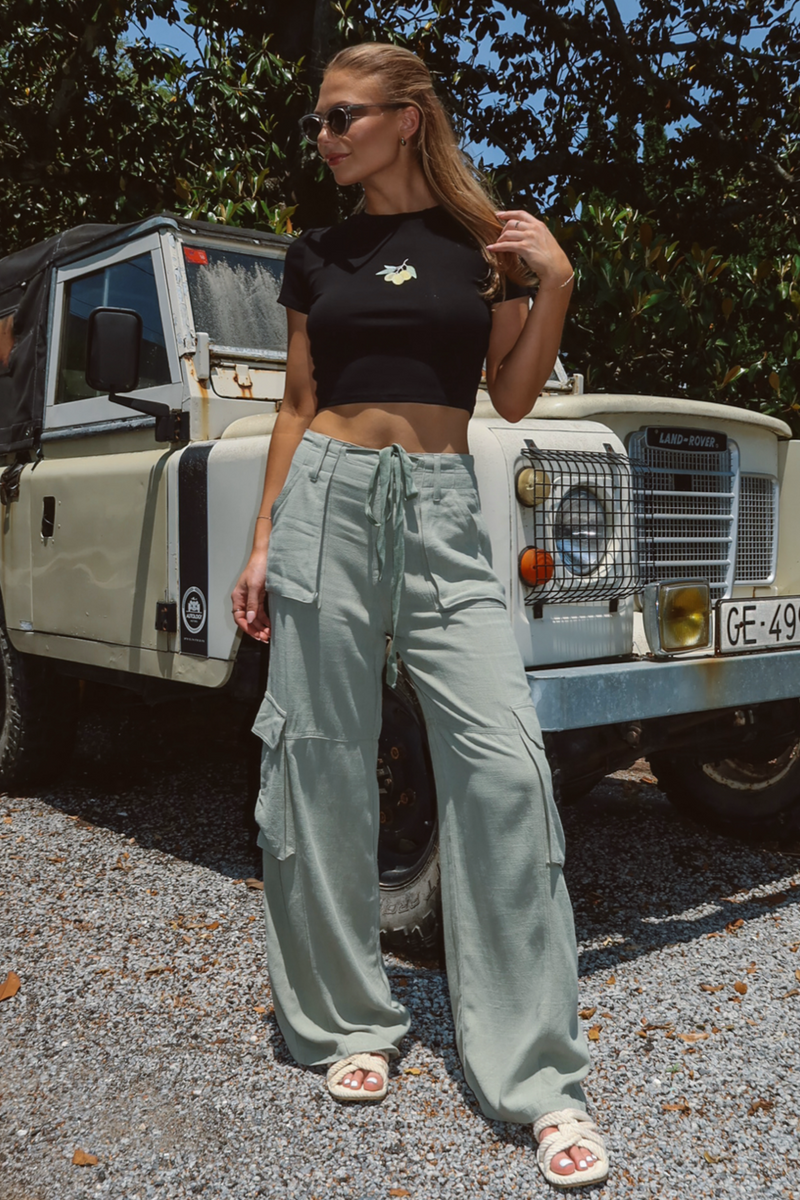 EXTRA OLIVES CROPPED TEE