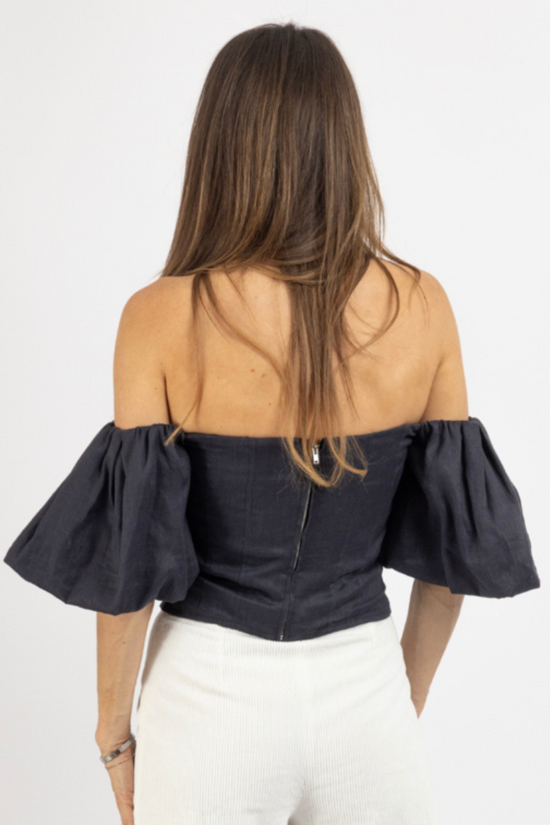 MIDNIGHT STATEMENT SLEEVE TOP
