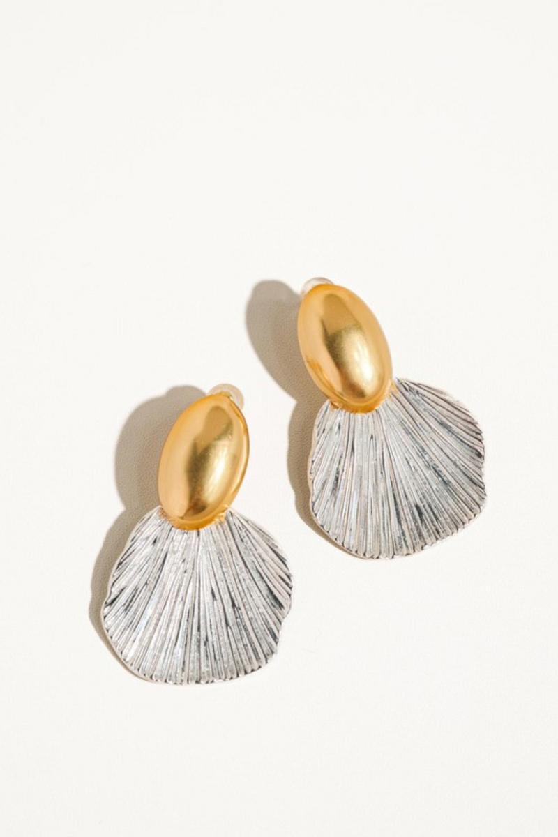 GISELLE SILVER SHELL EARRING