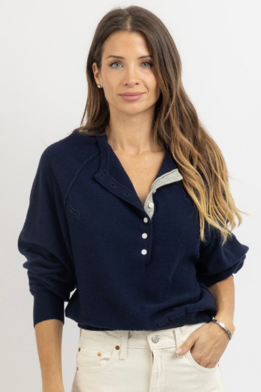 BOSTON BUTTON SWEATER