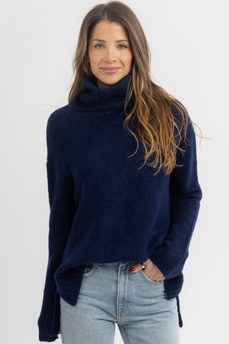 BELLA NAVY RELAXED SWEATER