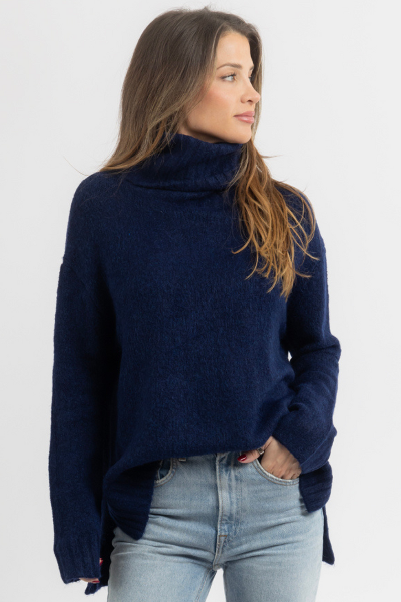 BELLA NAVY RELAXED SWEATER