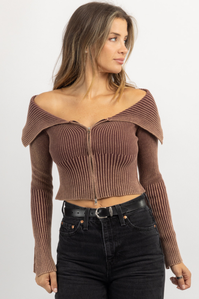 RAVEN BROWN ZIPPERED TOP