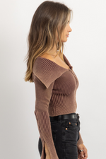 RAVEN BROWN ZIPPERED TOP