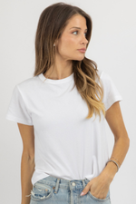 TIMELESS WHITE TEE