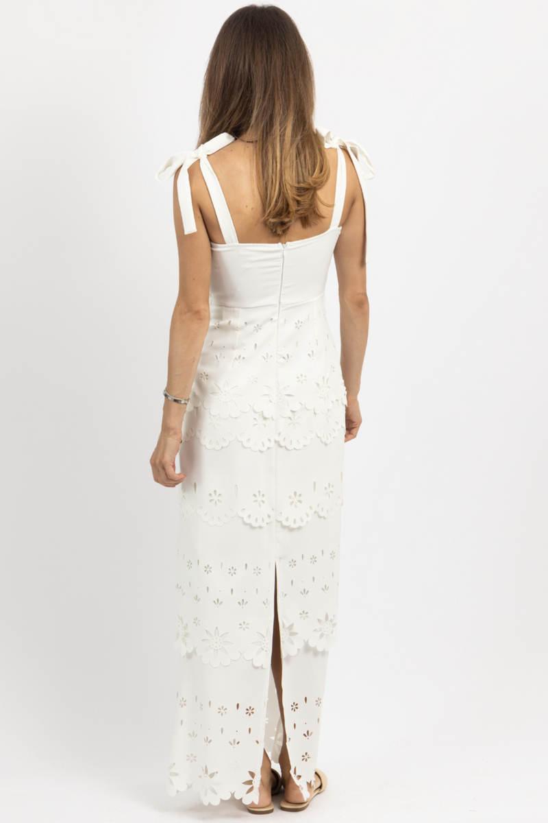SCALLOP + FLEUR WHITE MAXI DRESS