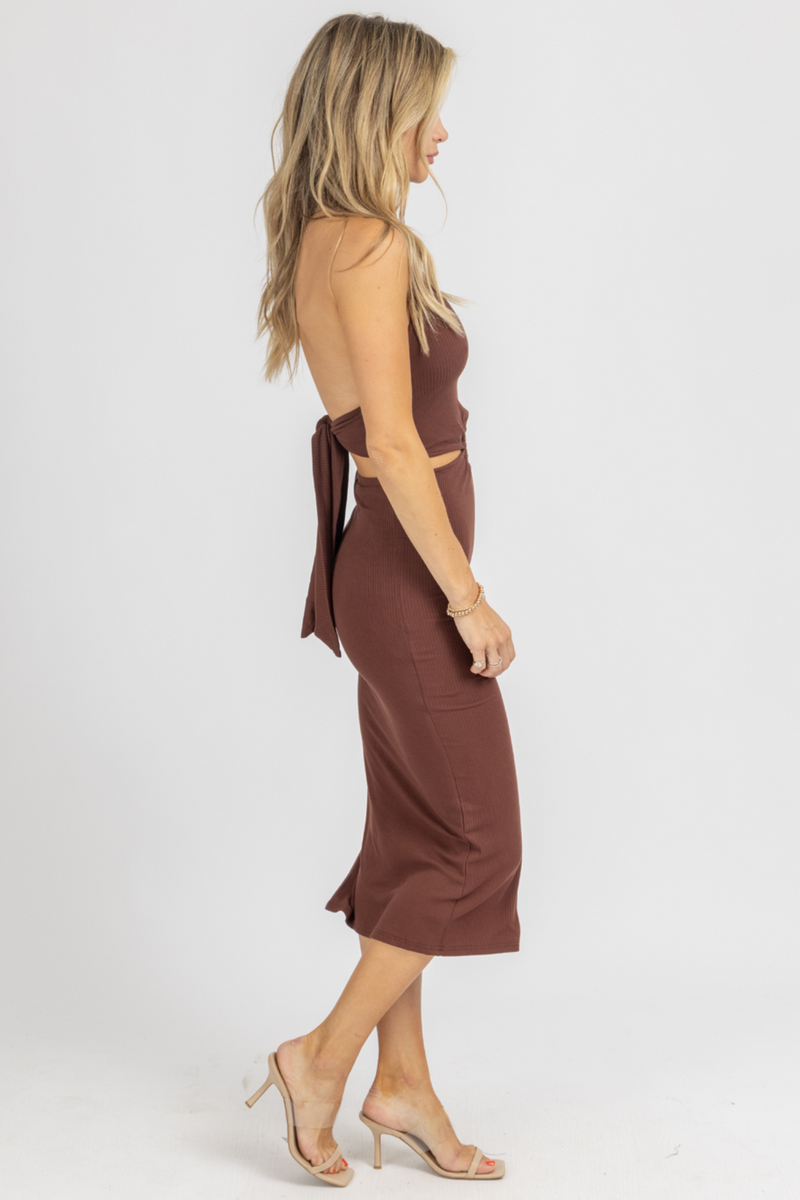 MOCHA O-RING HALTER TIE MIDI DRESS – L'ABEYE MOCHA O-RING HALTER TIE MIDI DRESS – L'ABEYE