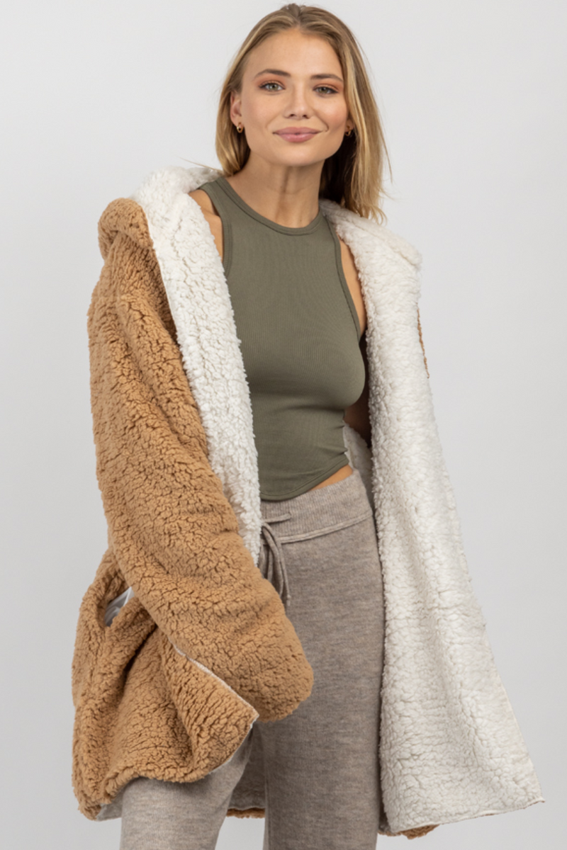 FIRESIDE REVERSIBLE HOODED SHERPA JACKET BACK IN STOCK L ABEYE