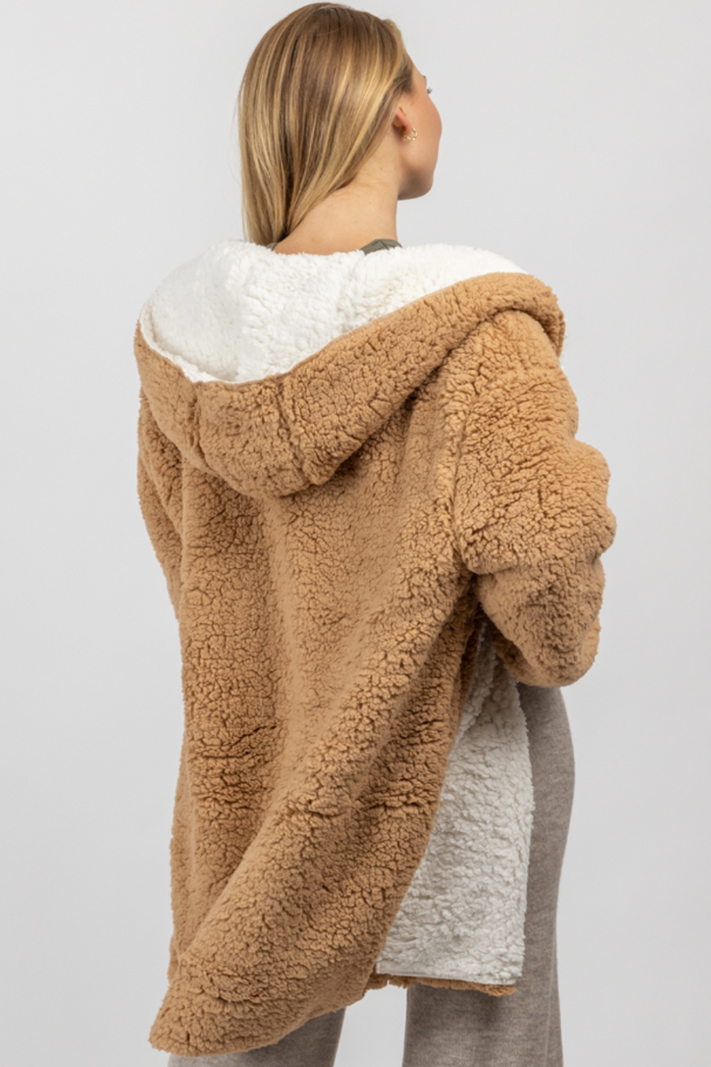 FIRESIDE REVERSIBLE HOODED SHERPA JACKET BACK IN STOCK L ABEYE